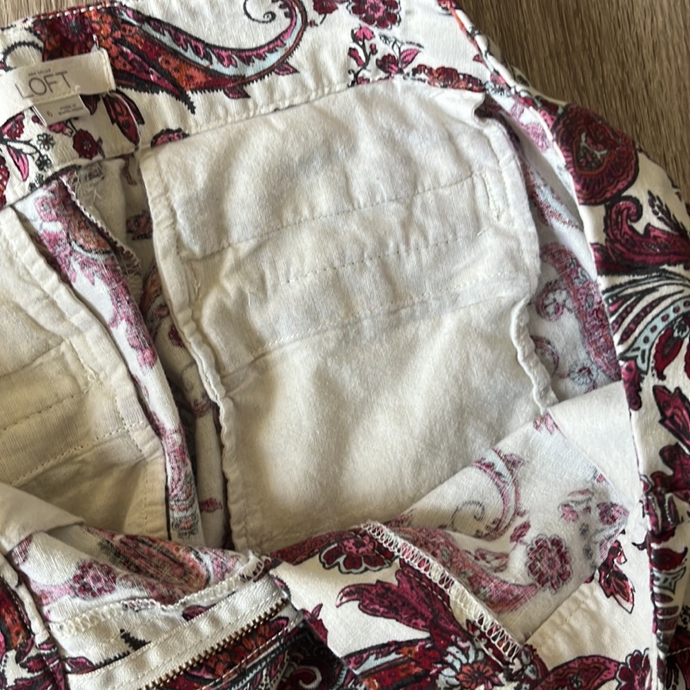 Ann Taylor Loft Linen Blend Shorts, size 6 Paisley shorts - Picture 10 of 12